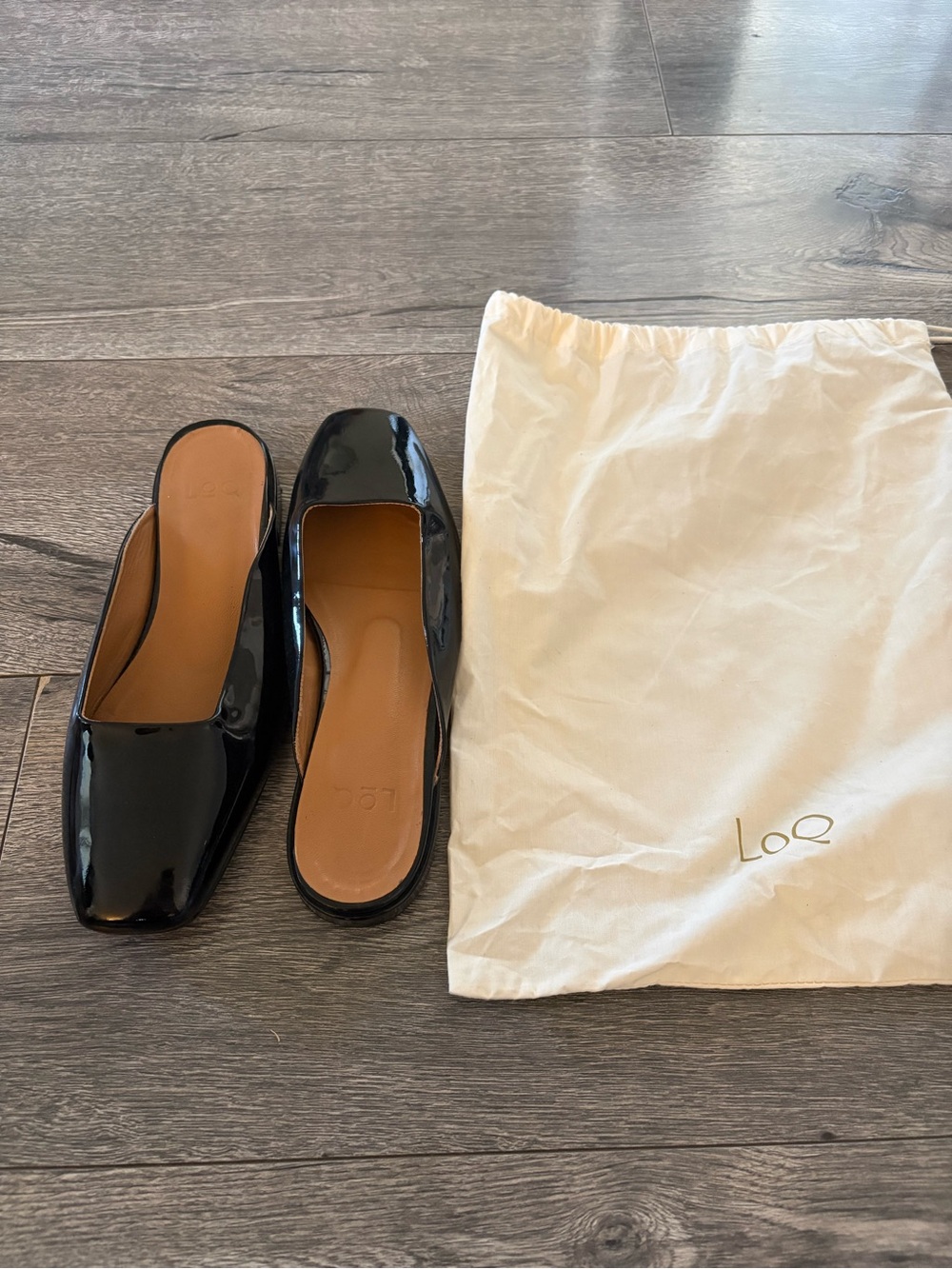 LOQ Black Patent Leather Square-Toe Mules